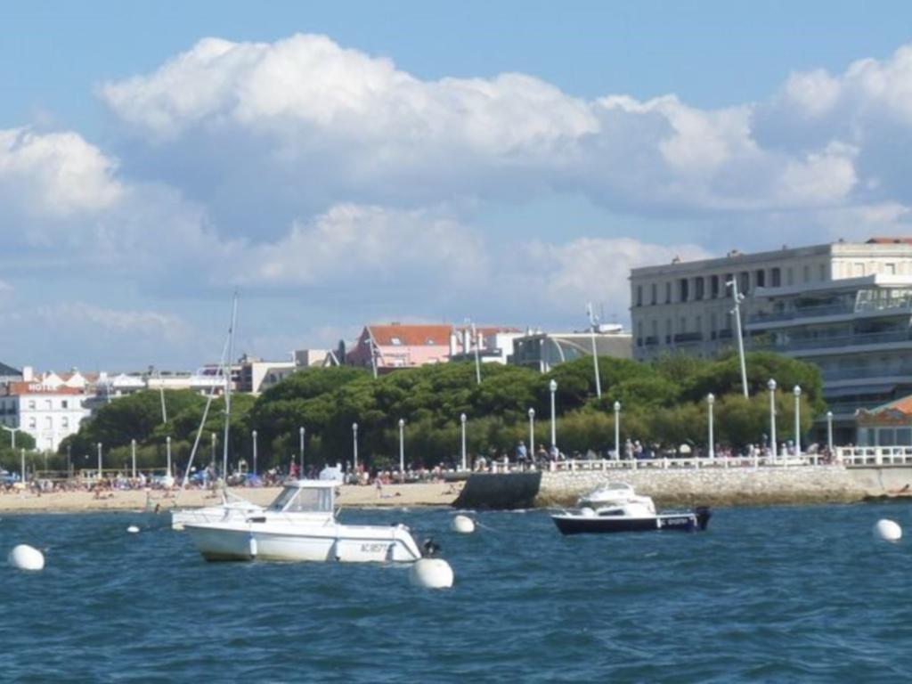 Residence Nemea Les Rives De Saint Brice Арес Экстерьер фото