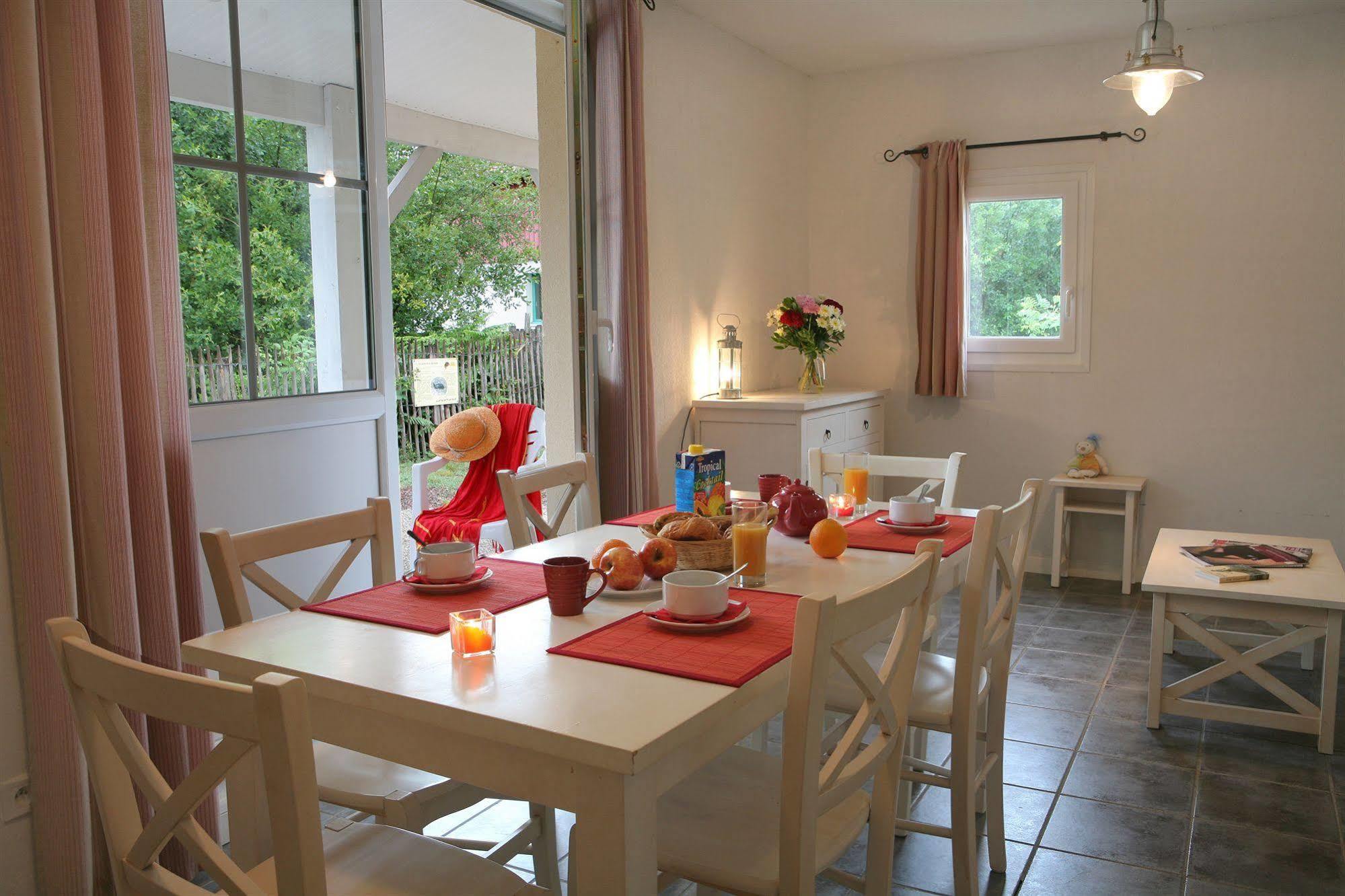 Residence Nemea Les Rives De Saint Brice Арес Экстерьер фото