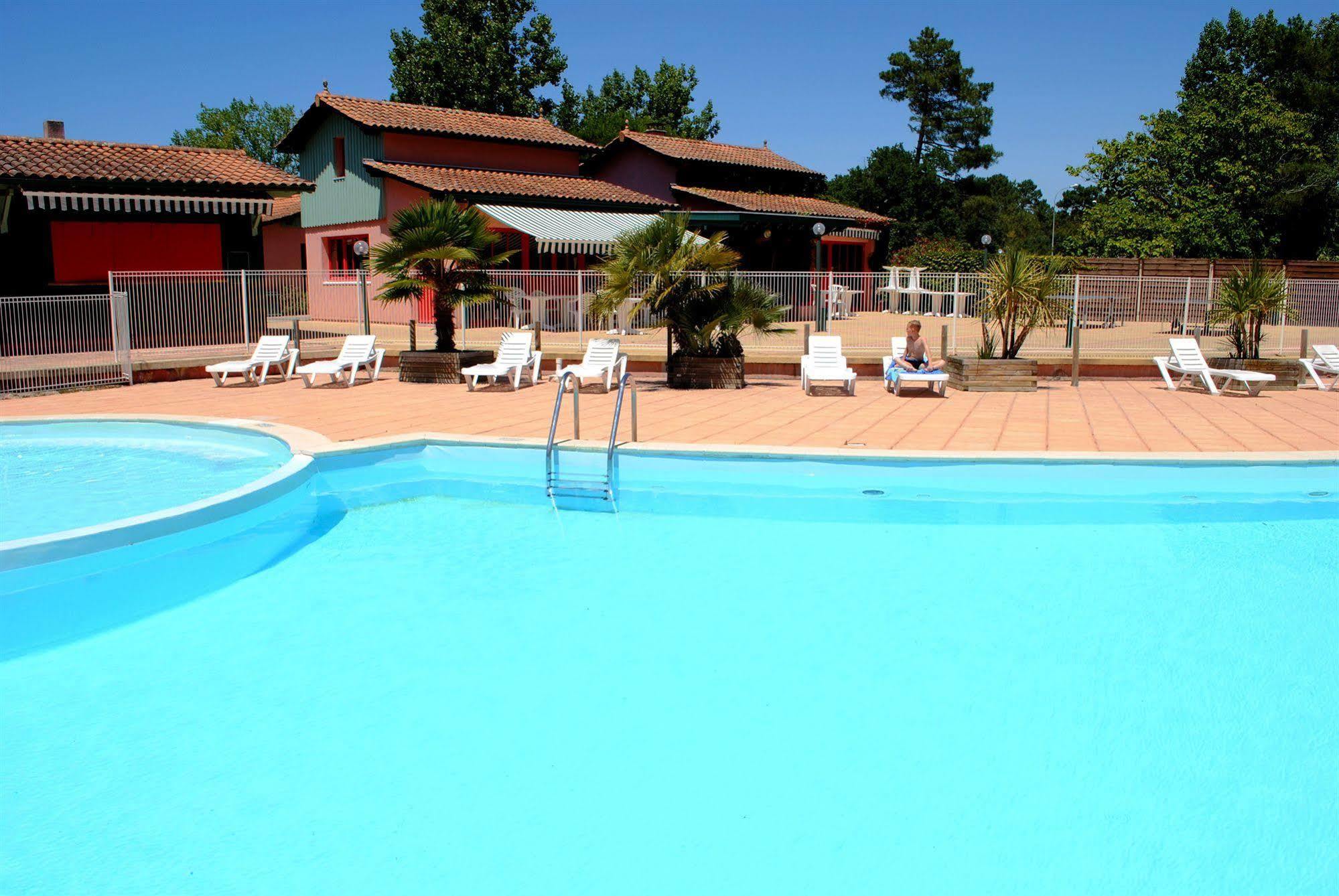 Residence Nemea Les Rives De Saint Brice Арес Экстерьер фото