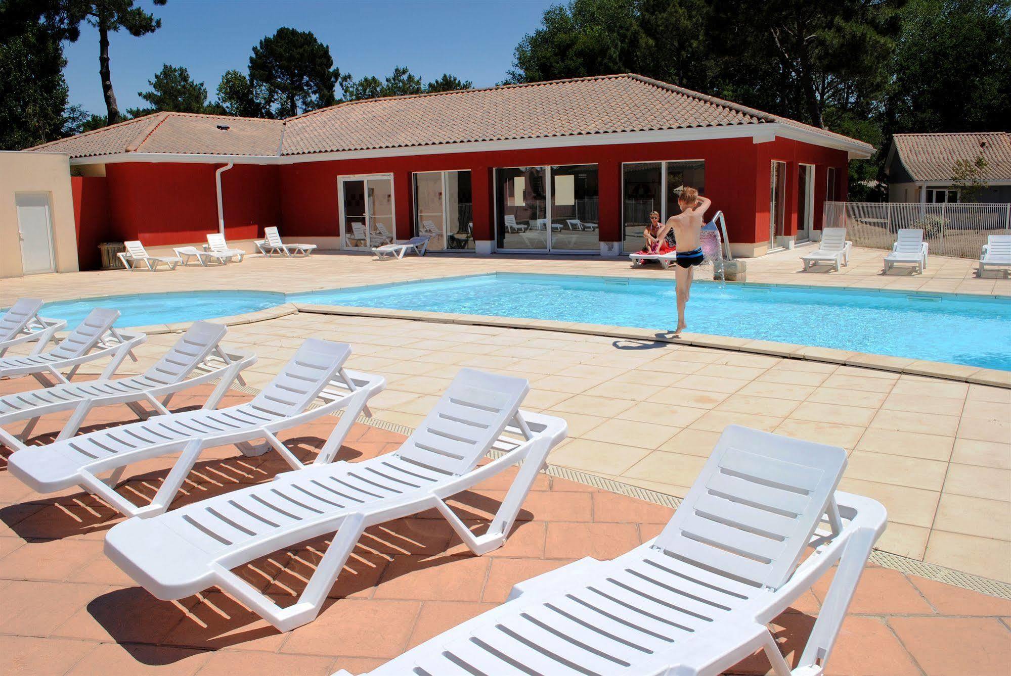Residence Nemea Les Rives De Saint Brice Арес Экстерьер фото