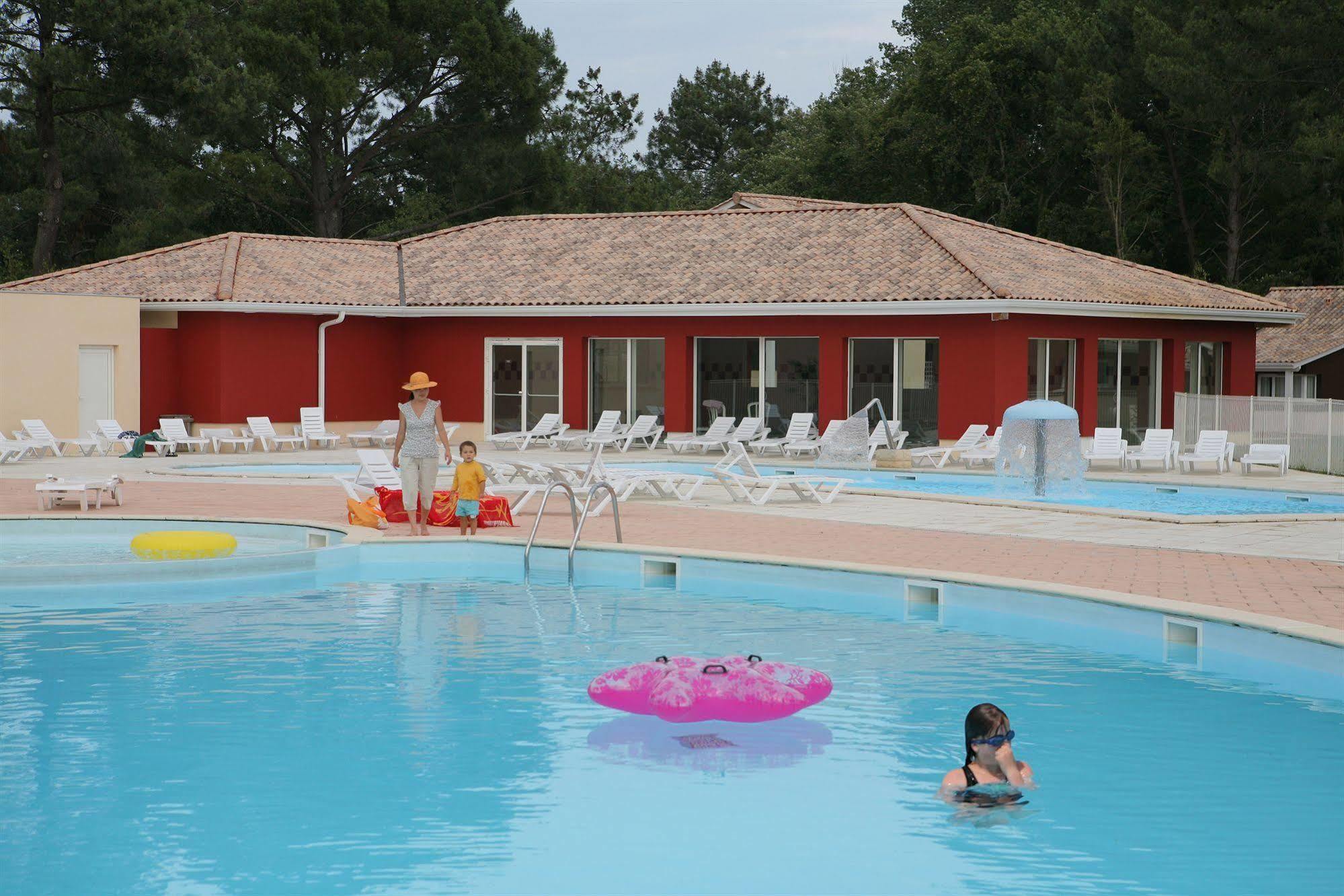 Residence Nemea Les Rives De Saint Brice Арес Экстерьер фото
